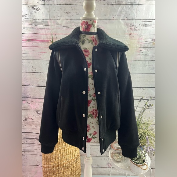 Gap Varsity Wool Bomber Jacket Size TALL Small in Black - Picture 2 of 12